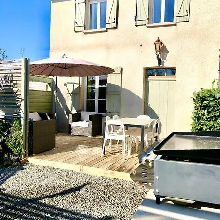 Maison Hirondelles Gites Mezieres-sur-Issoire Exterior foto