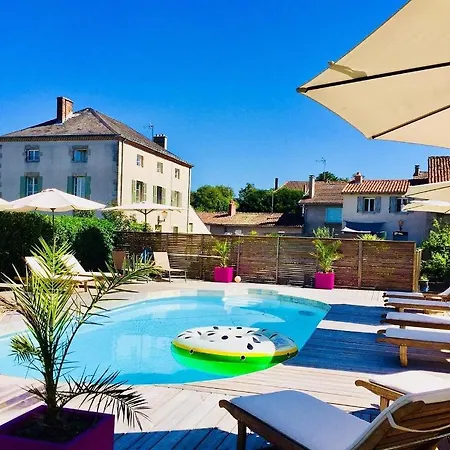 Maison Hirondelles Gites Mezieres-sur-Issoire Exterior foto