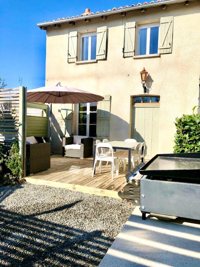 Maison Hirondelles * Mezieres-sur-Issoire